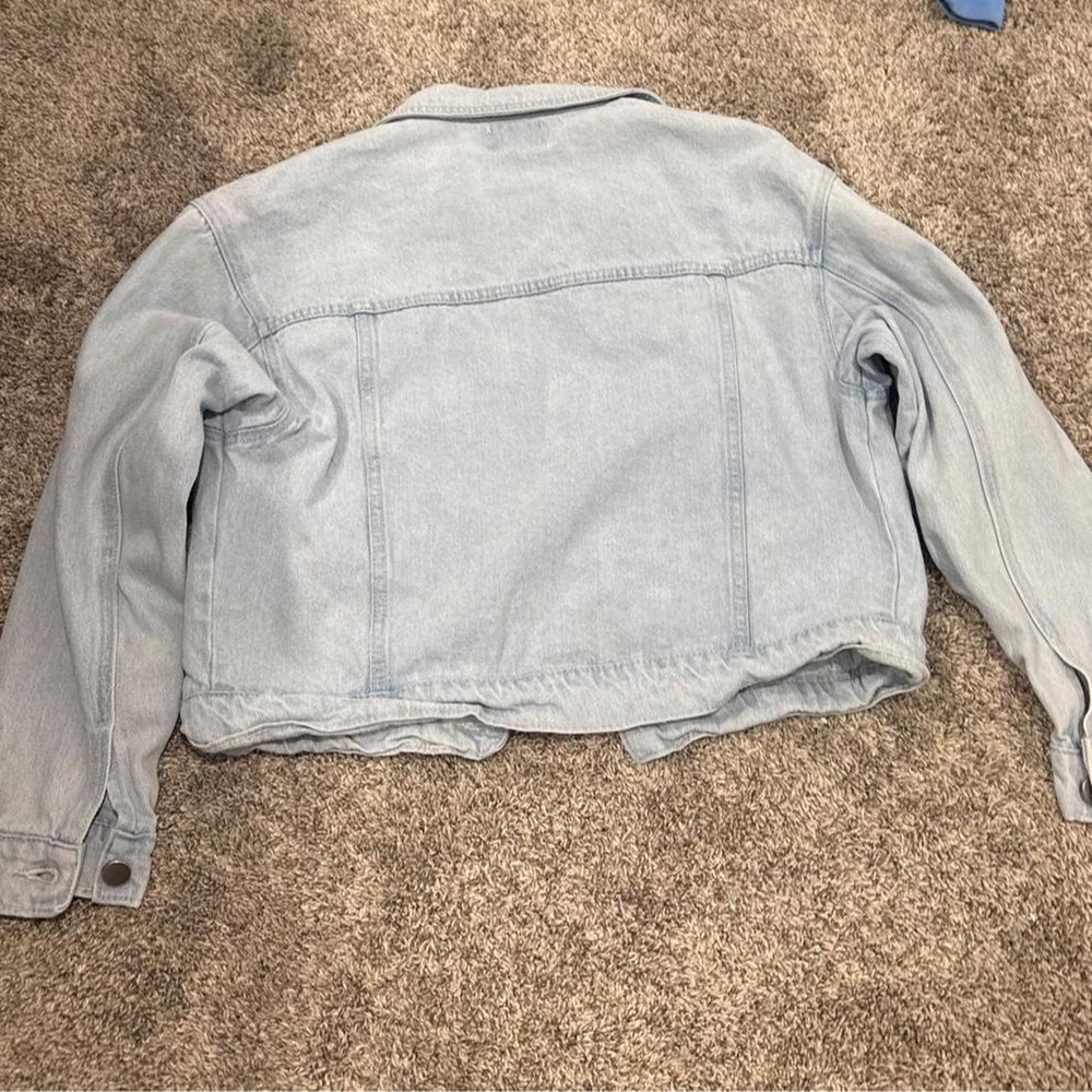 BP light blue denim jacket with a relaxed fit - Picture 4 of 4